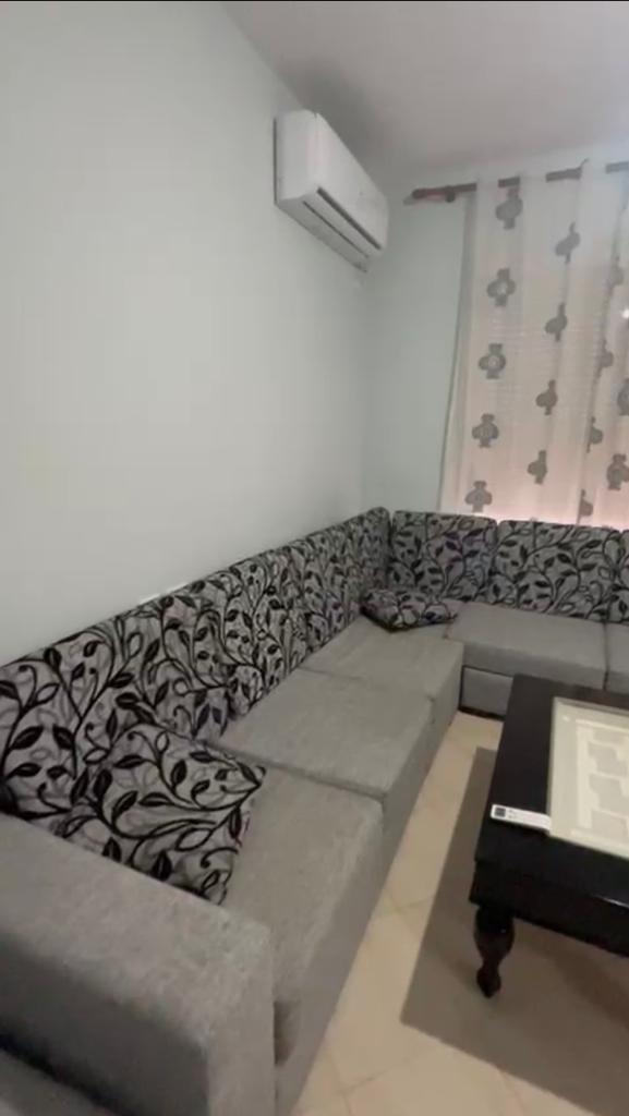 Tirane, jepet me qera apartament 2+1+BLK Kati 10, 116 m² 600 Euro (rruga Panorama)