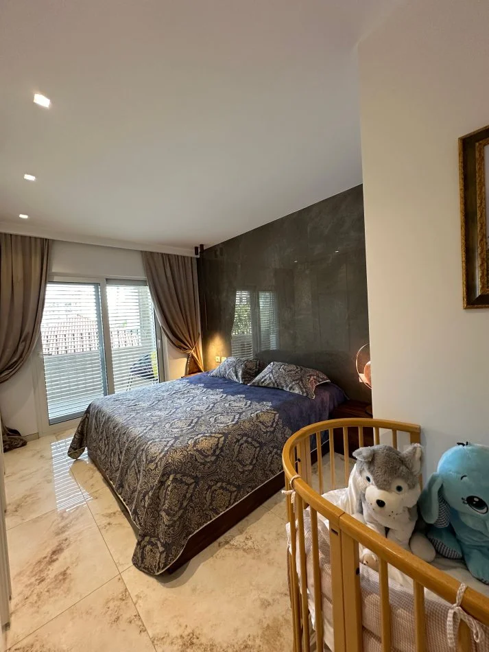 Tirane, shitet apartament 2+1+Ballkon , 117 m² 280.000 € (Liqeni i Thate)