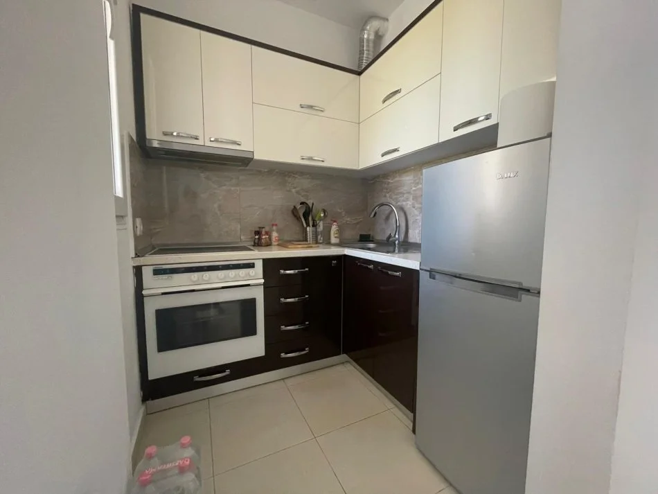 Gjiri Lalezit | Hamallaj, shitet apartament 1+1+Ballkon Kati 3, 53 m² 120.000 € (Gjiri Lalzit)