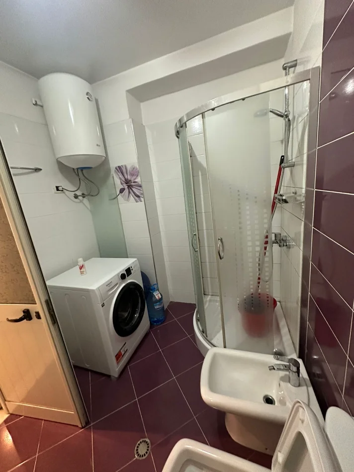 Tirane, jepet me qera apartament 1+1 Kati 2, 75 m² 450 € (Astir tek oslo)