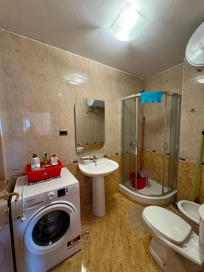 Tirane, jepet me qera apartament 2+1 Kati 9, 97 m² 700 € (9 Katëshet)