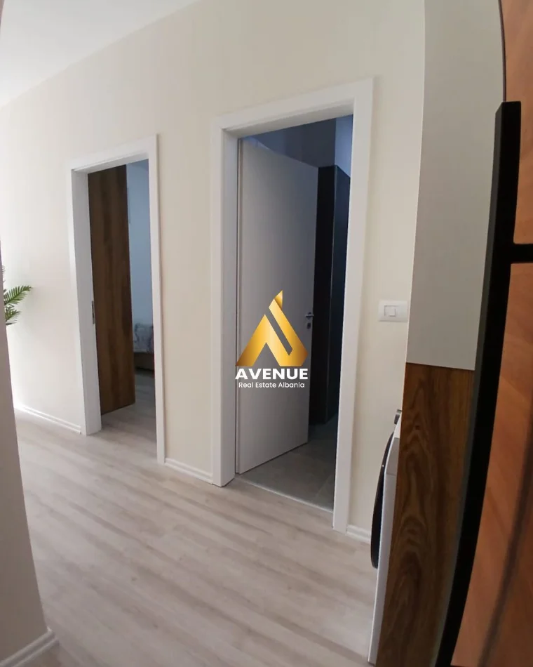 Tirane, jepet me qera apartament 2+1+Ballkon Kati 4, 76 m² 900 € (Rruga Hysni Gerbolli)
