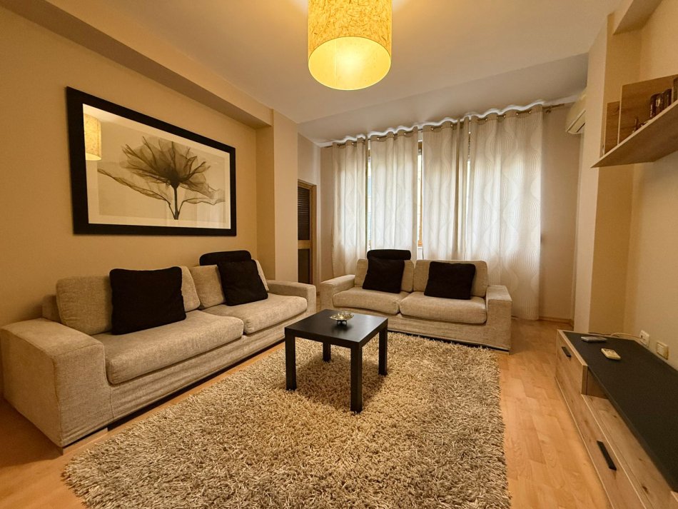 Tirane, jepet me qera apartament 2+1 Kati 2, 110 m² 800 € (Myslym Shyri)