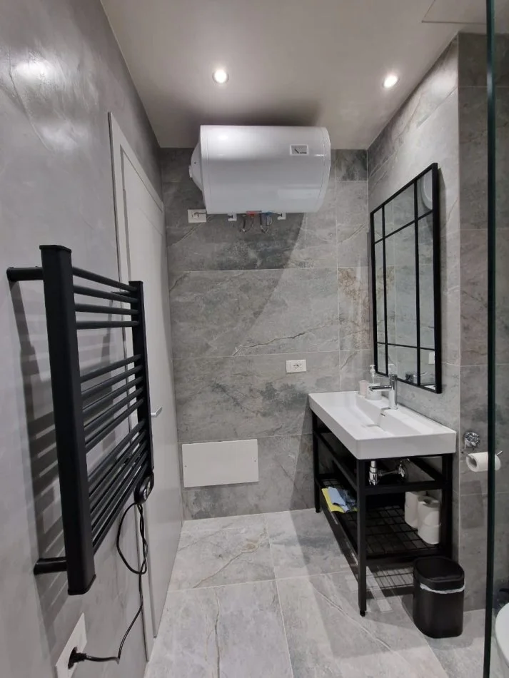 Tirane, jepet me qera apartament 1+1 Kati 3, 60 m² 650 € (Kopshti Zoologjik)