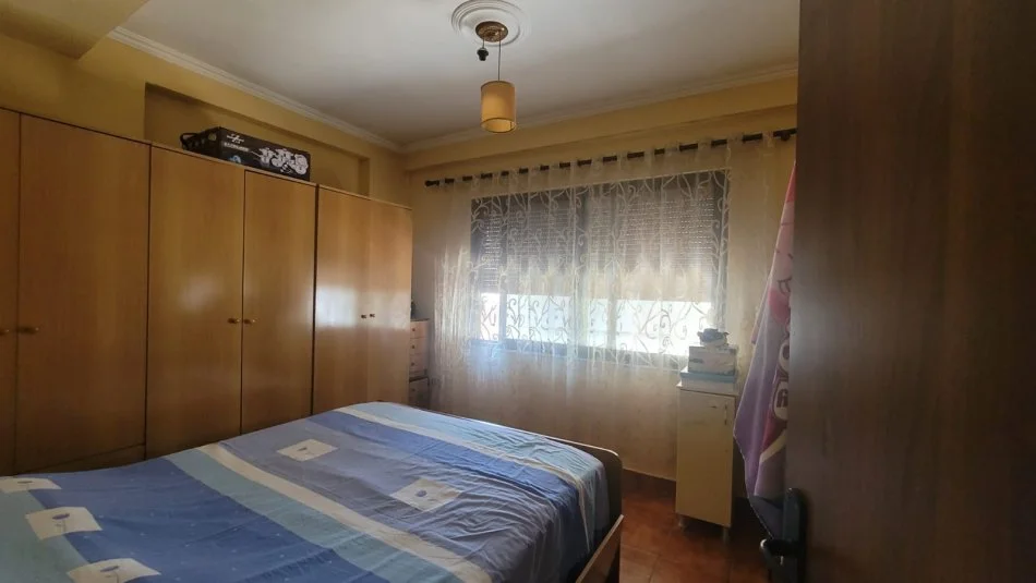 Tirane, jepet me qera apartament 2+1+Ballkon Kati 1, 550 € (Mine Peza)