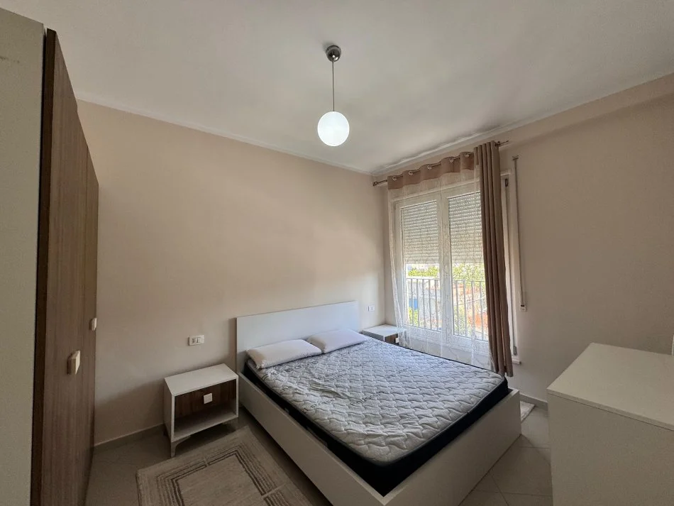 Tirane, jepet me qera apartament 1+1 Kati 2, 69 m² 500 € (Komuna E Parisit)