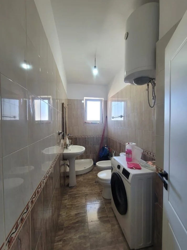 Tirane, shitet apartament 1+1+Ballkon Kati 5, 65 m² (Rruga Dritan Hoxha pran kupoles)