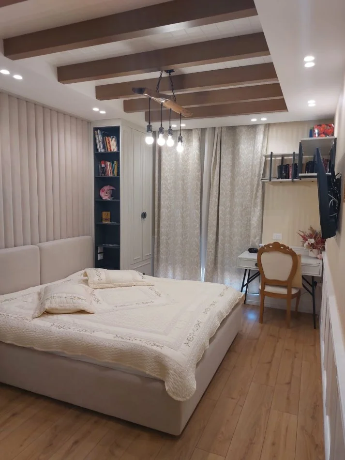 Tirane, jepet me qera apartament 2+1+Ballkon Kati 9, 90 m² 750 € (Fiori Di Bosko)