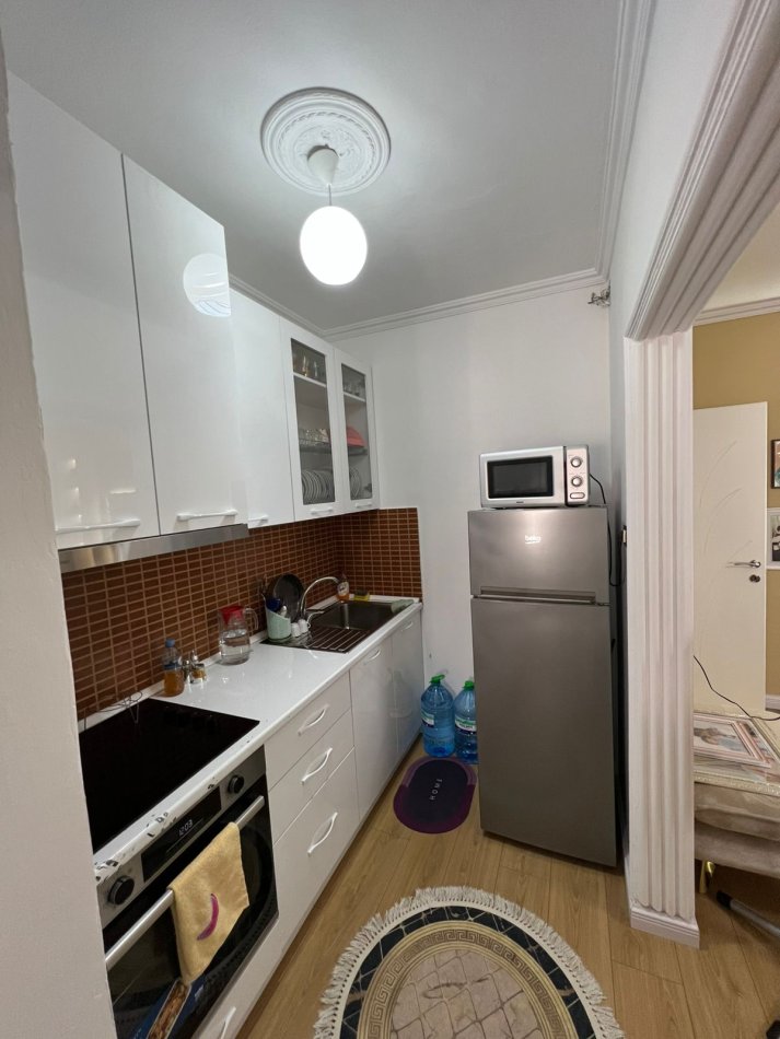 Tirane, jepet me qera apartament 1+1 Kati 3, 53 m² 500 € (Porcelan)