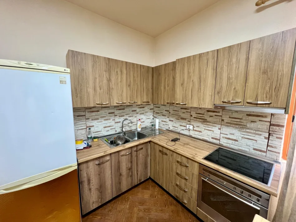 Tirane, jepet me qera shtepi 2+1 Kati 1, 300 m² 400 € (Shtëpi Private 1-Katëshe, “Unazë e Madhe.”, Tufinë)