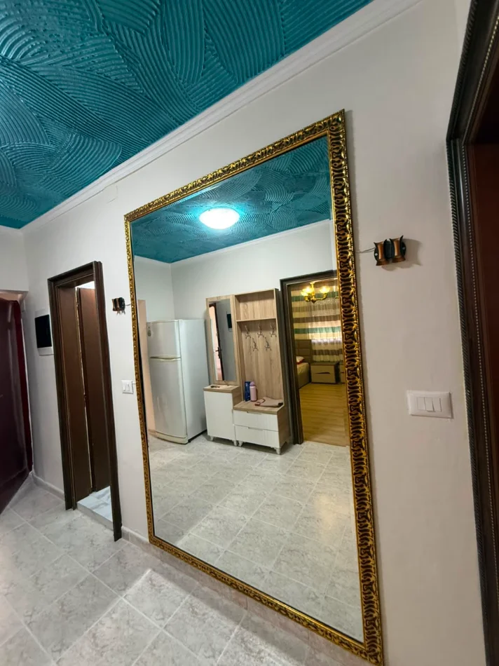 Tirane, jepet me qera apartament 2+1+Ballkon Kati 5, 90 m² 700 € (ali demi)