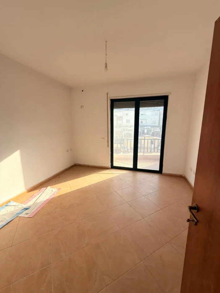 Tirane, shitet apartament 2+1 Kati 3, 134 m² 245.000 € (KOMUNA PARISIT)