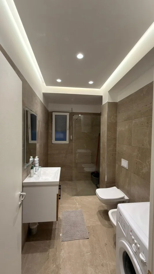 Tirane, jepet me qera apartament 1+1 Kati 2, 63 m² 550 € (Residenca Klensi Astir)