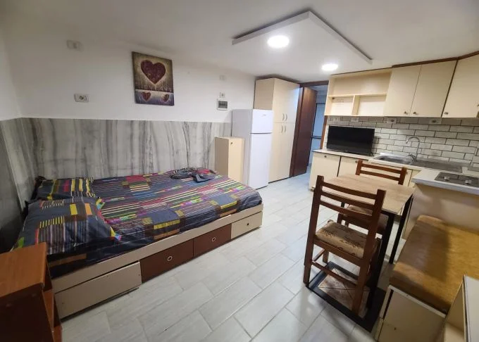 Tirane, jepet me qera garsonier Kati 1, 320 € (5 Maji)