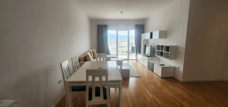 Tirane, jepet me qera apartament 2+1+Aneks+Ballkon Kati 4, 108 m² 800 € (ne Selite)