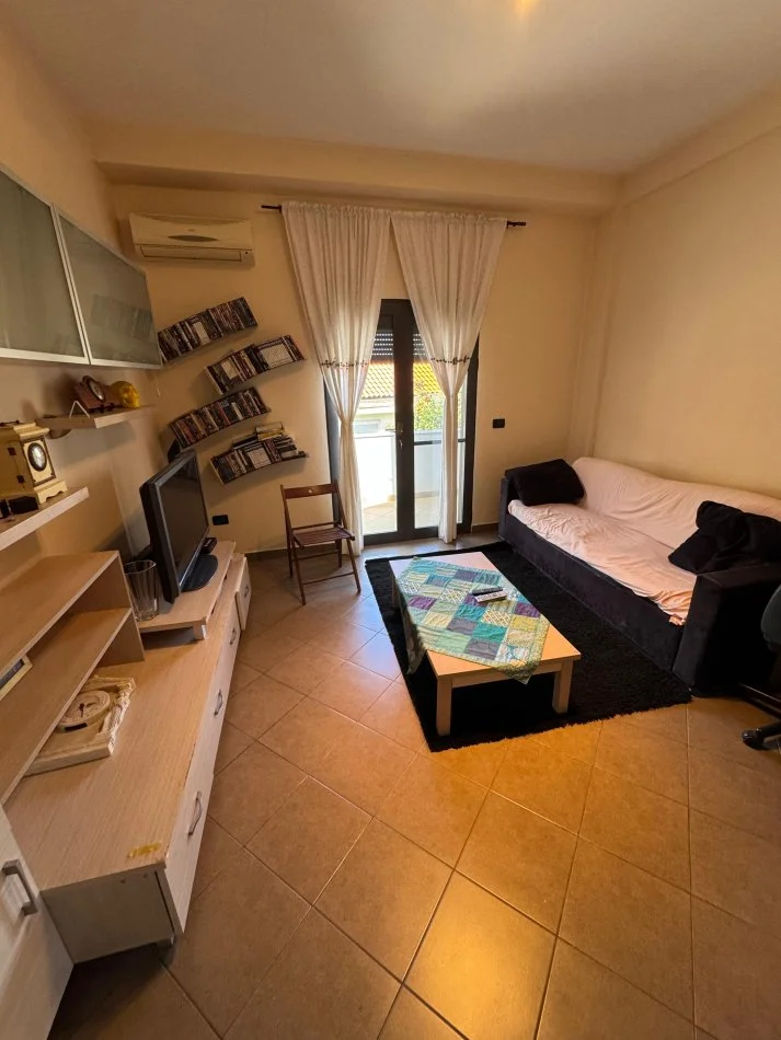 Tirane, jepet me qera apartament Kati 2, 90 m² 450 € (Tregu elektrik)