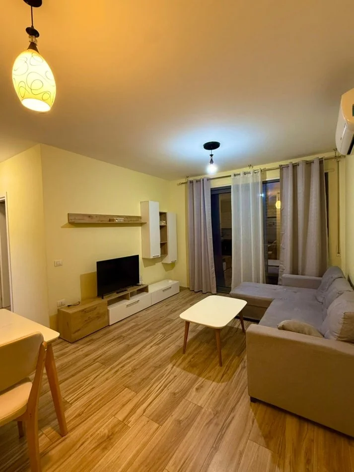 Tirane, jepet me qera apartament 2+1+Ballkon Kati 6, 87 m² 750 € (Fiori Di Bosco)