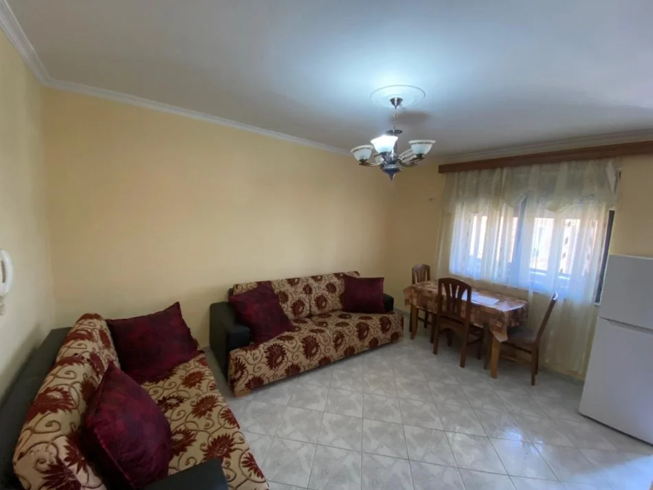 Tirane, jepet me qera apartament 2+1 Kati 5, 500 € (Mbrapa Restorant Durresit)