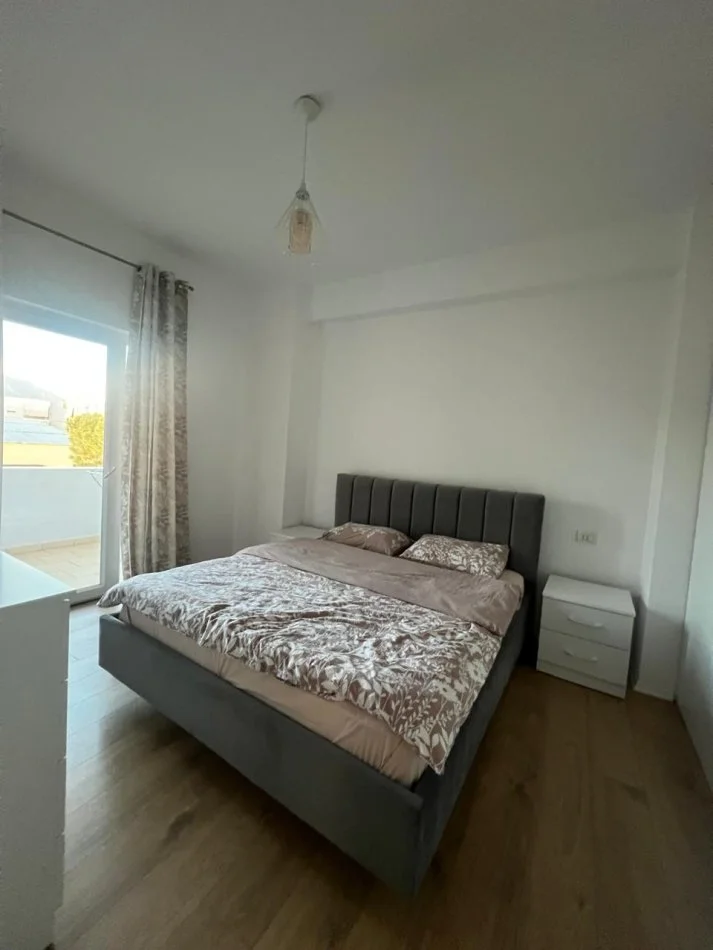 Shqiperi, jepet me qera apartament 2+1+Ballkon Kati 5, 87 m² 600 € (Muhamet Gjollesha)