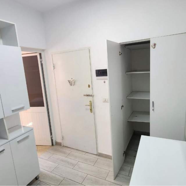 Tirane, jepet me qera apartament 2+1+A+BLK Kati 3, 100 m² 45000 Leke (rruga e barrikadave)
