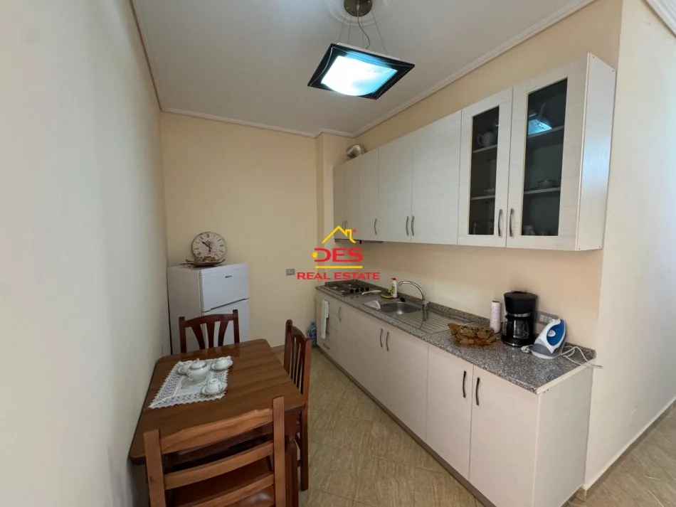 Vlore, shitet apartament 1+1+Ballkon Kati 4, 51 m² 70.000 € (Rruga Zaho Koka)