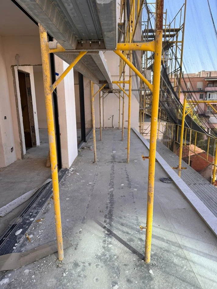 Tirane, shitet apartament 2+1+Ballkon Kati 6, 86 m² 145.000 € (rruga e dibres)