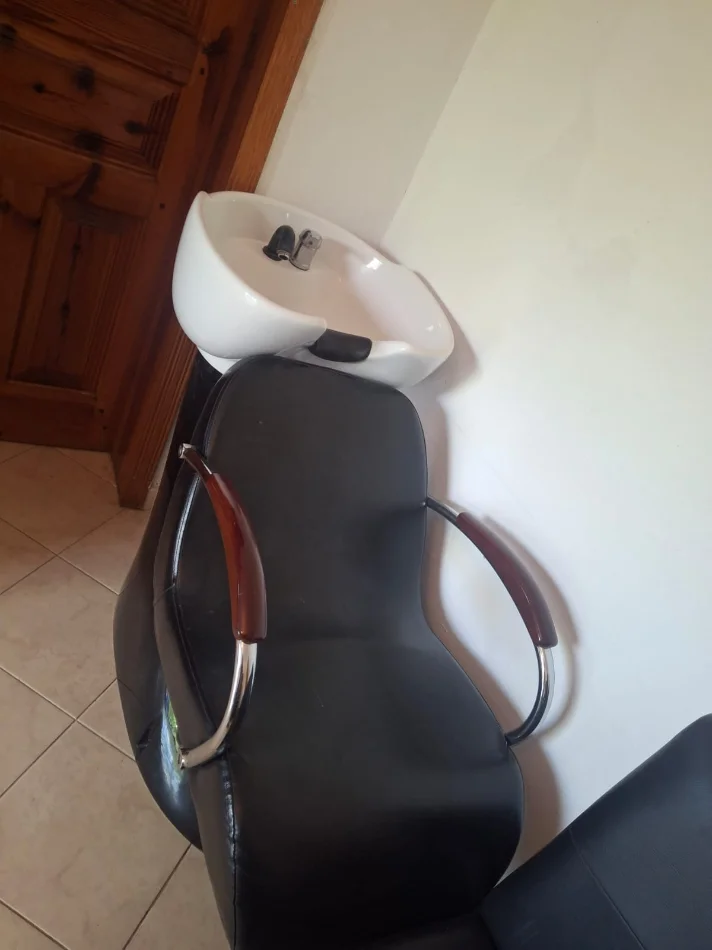 Fier, shes Mobilje biznesi berberante 1.500 €
