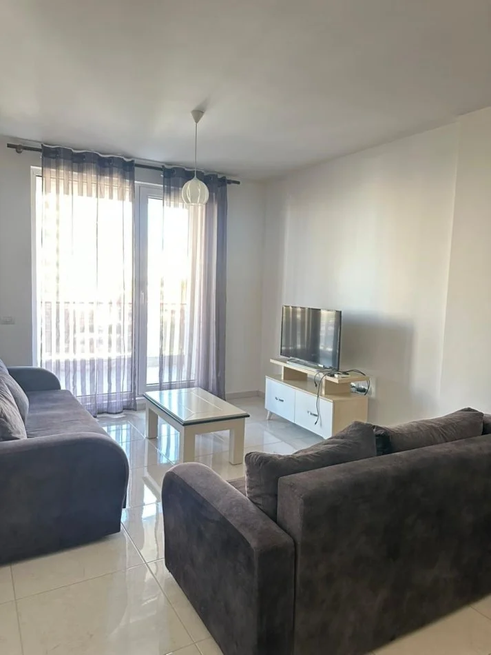 Tirane, jepet me qera apartament 1+1 Kati 3, 80 m² 450 € (kompleksi Turdiu)