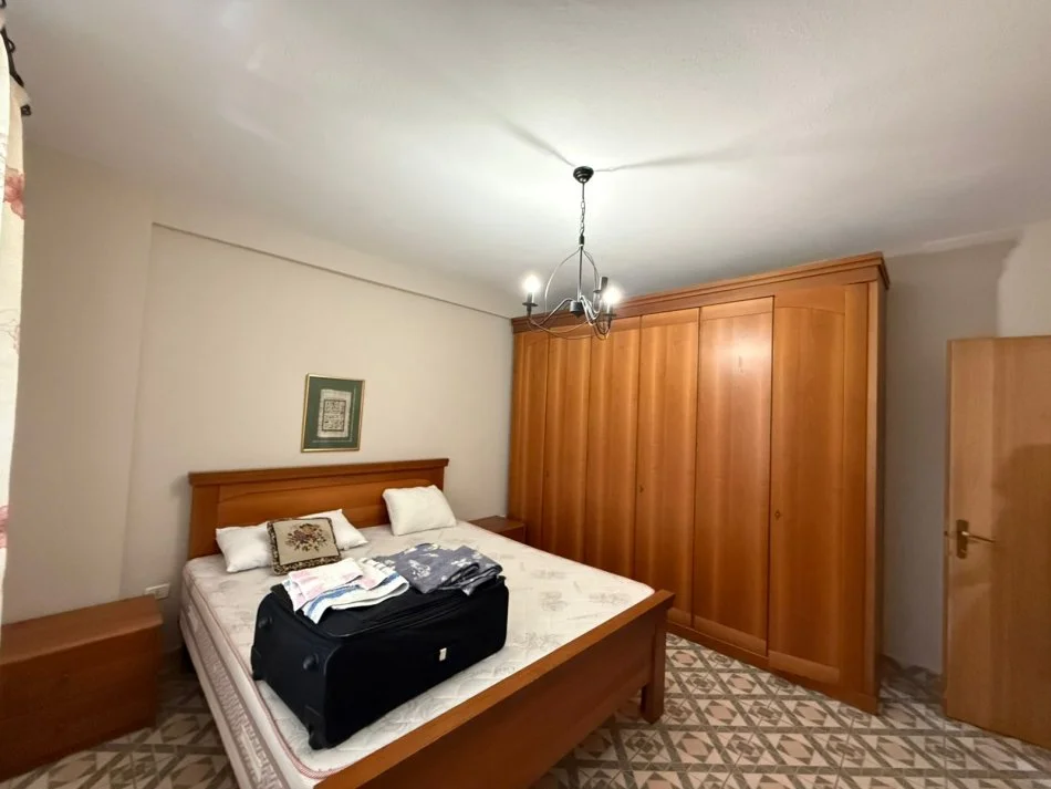 Tirane, jepet me qera apartament 2+1 Kati 6, 110 m² 650 € 