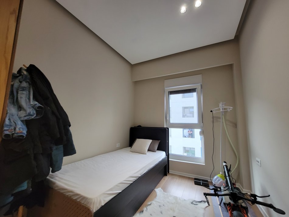 Tirane, shes apartament 2+1+Ballkon , 87 m² 