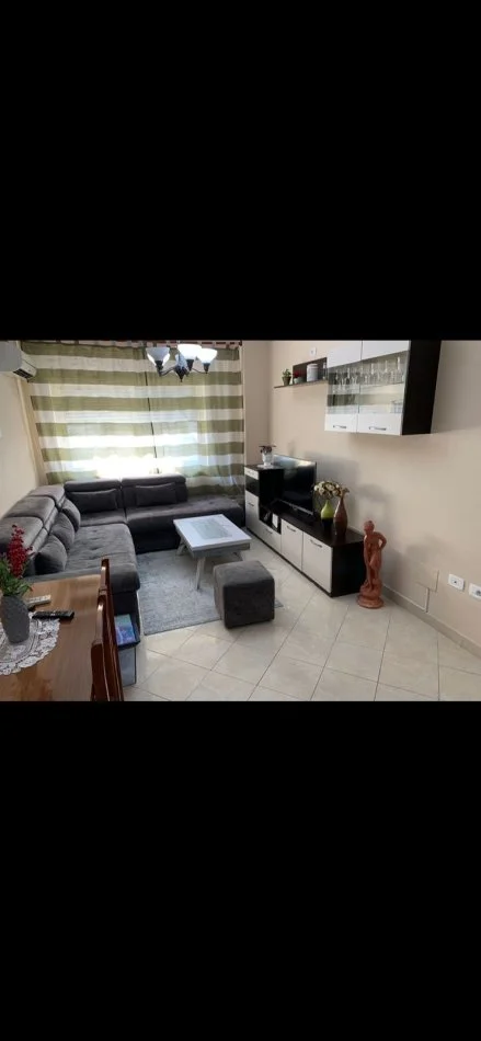 Tirane, jepet me qera apartament 1+1, Kati 5, 50 m² 400 € (Kompleksi Star)