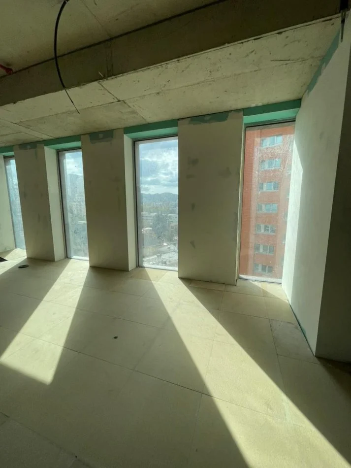 Tirane, jepet me qera zyre Kati 14, 437 m² 10.050 € (Downtown One)