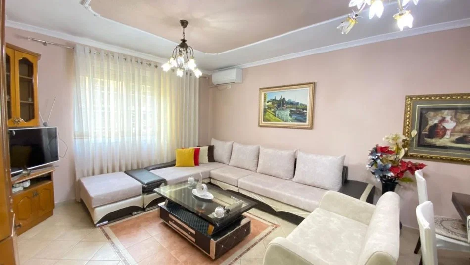 Tirane, jap me qera apartament 2+1 Kati 7, 101 m² 750 €