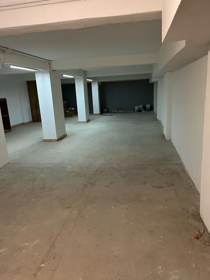 Tirane, shes ambjent biznesi Kati 0, 580 m² 600.000 € (Rruga Riza Cerova)