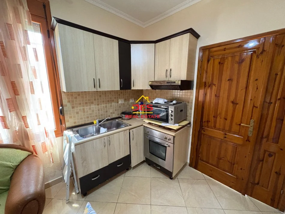 Vlore, jepet me qera shtepi 1+1+Ballkon Kati 0, 70 m² 200 € (Rruga Hysen Begasi)