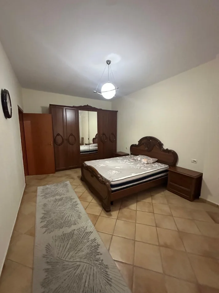 Tirane, jepet me qera apartament 2+1 Kati 7, 105 m² 400 € (Rruga Astrit Losha)