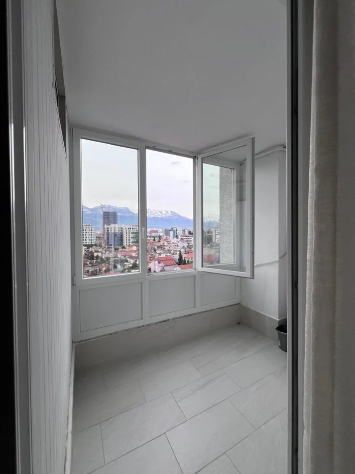 Tirane, jepet me qera apartament 2+1+Ballkon , 100 m² 690 € (Don Bosko)