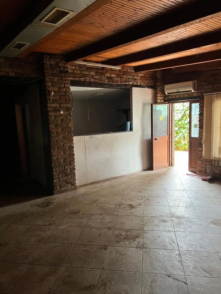 Tirane, jepet me qera bar-kafe Kati 0, 100 m² 300 € (Domje)