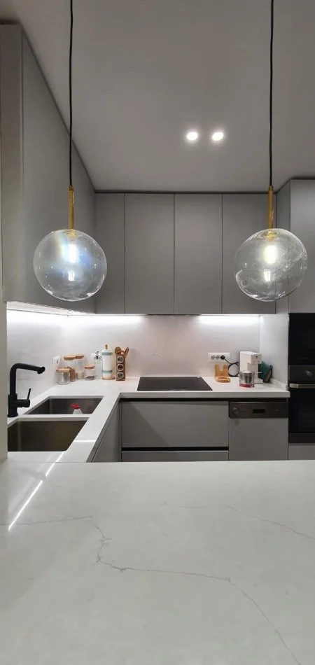 Tirane, jepet me qera apartament 1+1 Kati 4, 60 m² 500 € (PALLATET CABEJ)