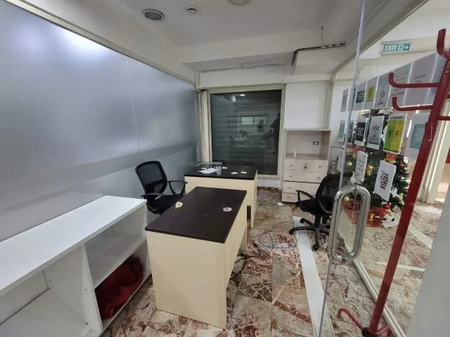 Tirane, jepet me qera zyre Kati -1, 415 m² 2.500 Euro (Myslym Shyr, Rruga "Him Kolli")