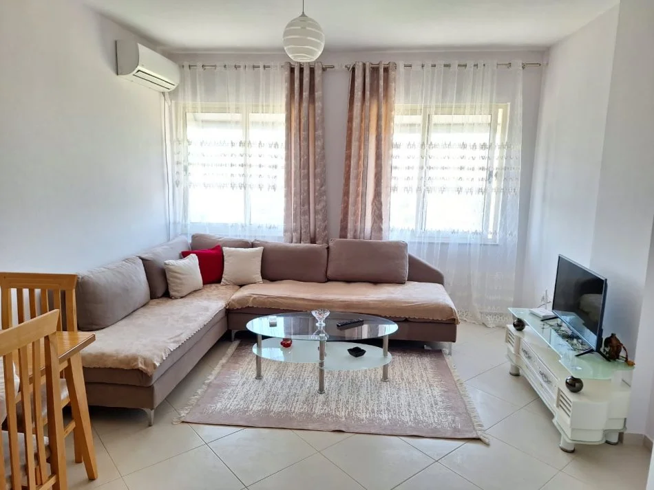 Tirane, jepet me qera apartament 1+1+Aneks Kati 7, 65 m² 600 € (Bulevardi Migjeni)