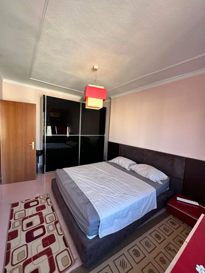 Tirane, jepet me qera apartament 2+1 Kati 8, 99 m² 780 € (Blloku)