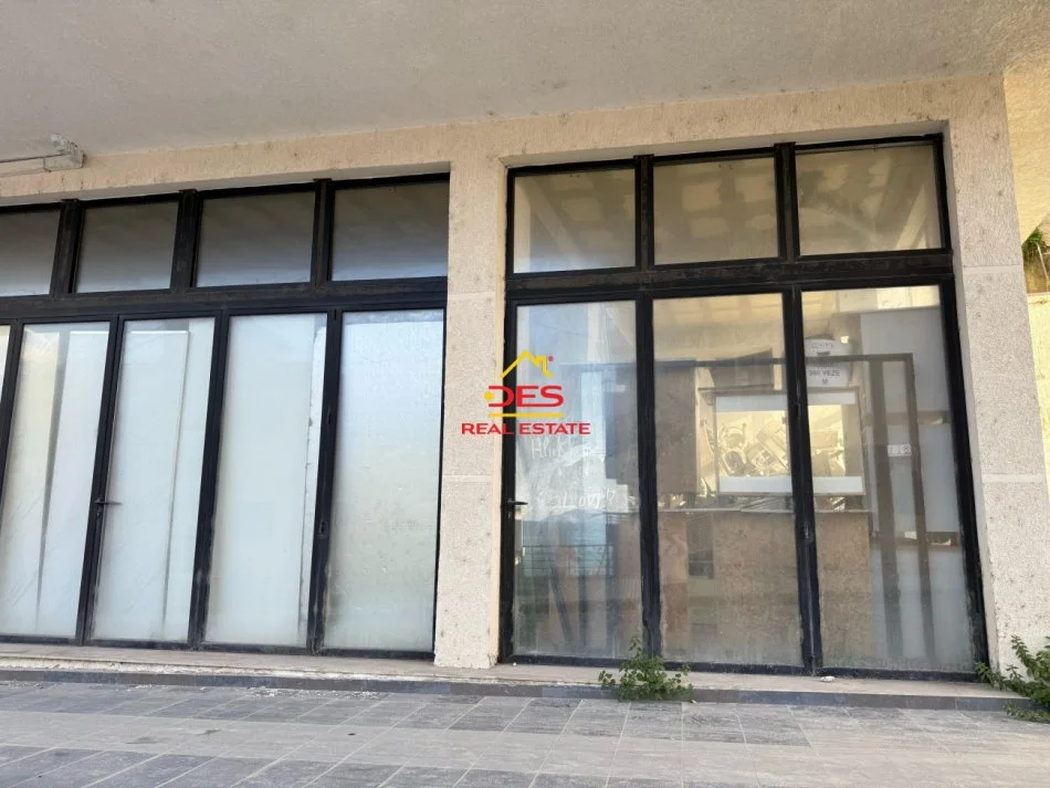 Vlore, shitet ambjent biznesi Kati 0, 136 m² 350.000 € (Rruga Dhimitër Konomi)
