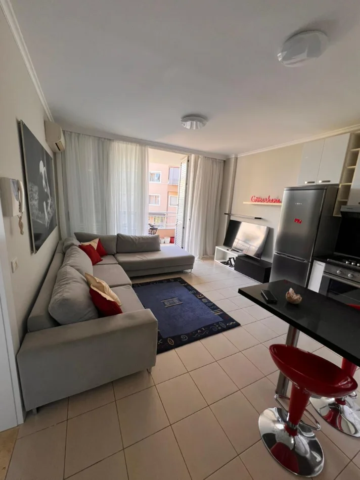 Tirane, jepet me qera apartament 1+1 Kati 1, 60 m² 650 € (Liqeni i Thate)