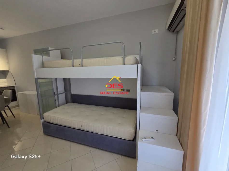 Vlore, jepet me qera apartament 1+1+Ballkon Kati 1, 70 m² 450 € (Rruga Aleksandër Moisu)