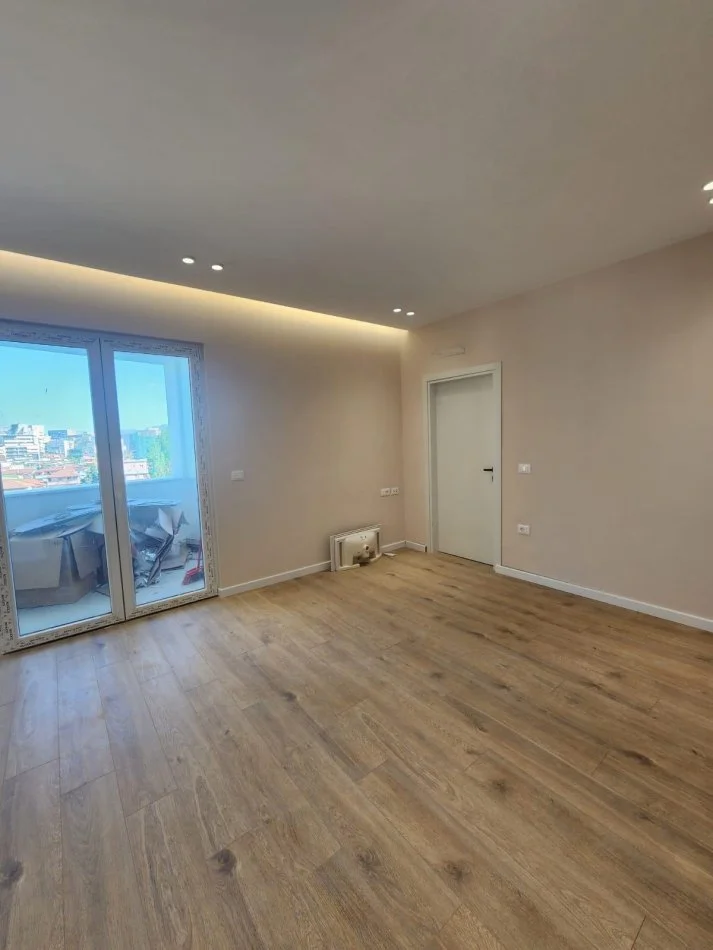 Tirane, jepet me qera apartament 1+1+Ballkon , 65 m² 400 € (River Residence)