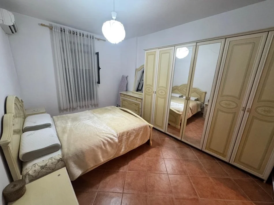 Tirane, jepet me qera apartament 2+1+Ballkon Kati 6, 100 m² 600 € (Materniteti i Ri ,Brryli)