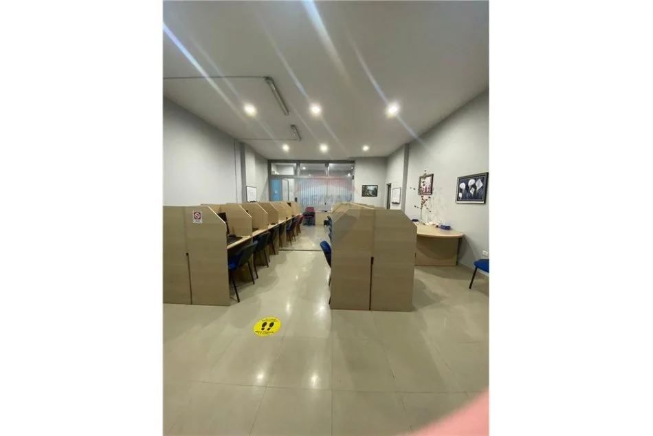 Jepet njesi Operacionale me qira tek rruga e Kavajes.