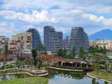 Tirane, jepet me qera apartament 1+1 Kati 1, 25 m² 200 € (Kopshti Botanik)