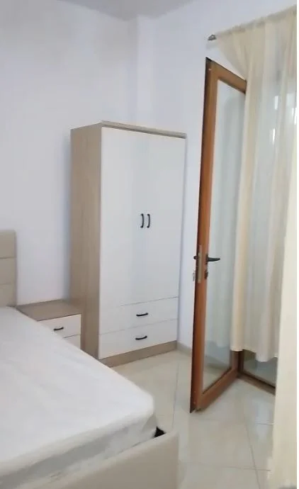 Tirane, jepet me qera garsonier 1+1 Kati 2, 30 m² 270 € (Kodra e priftit)